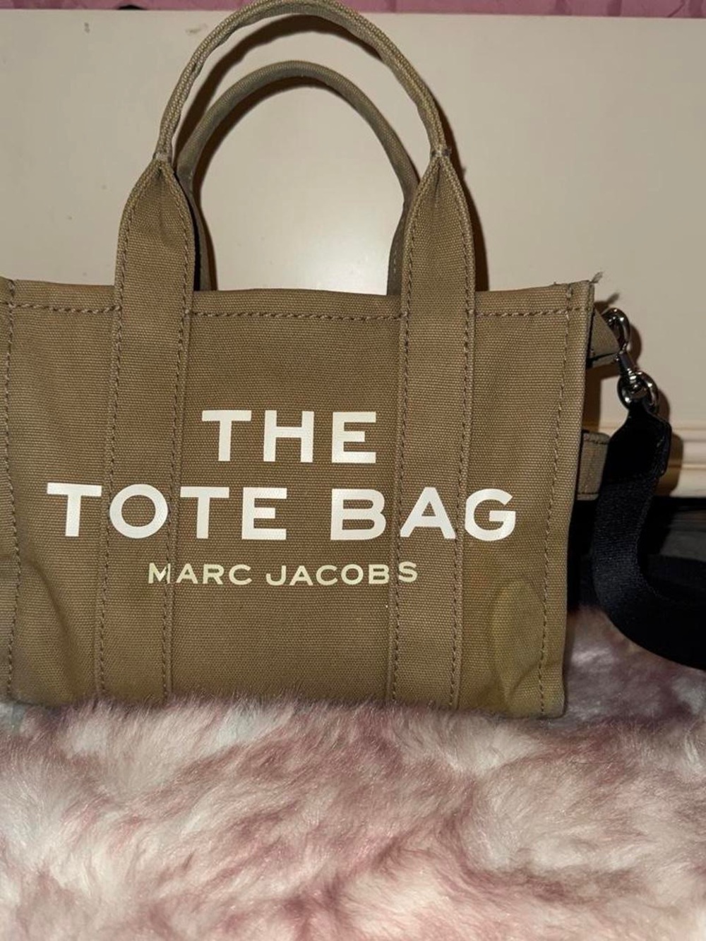 Marc Jacobs The Tote Bag Mini in olive green with White Logo